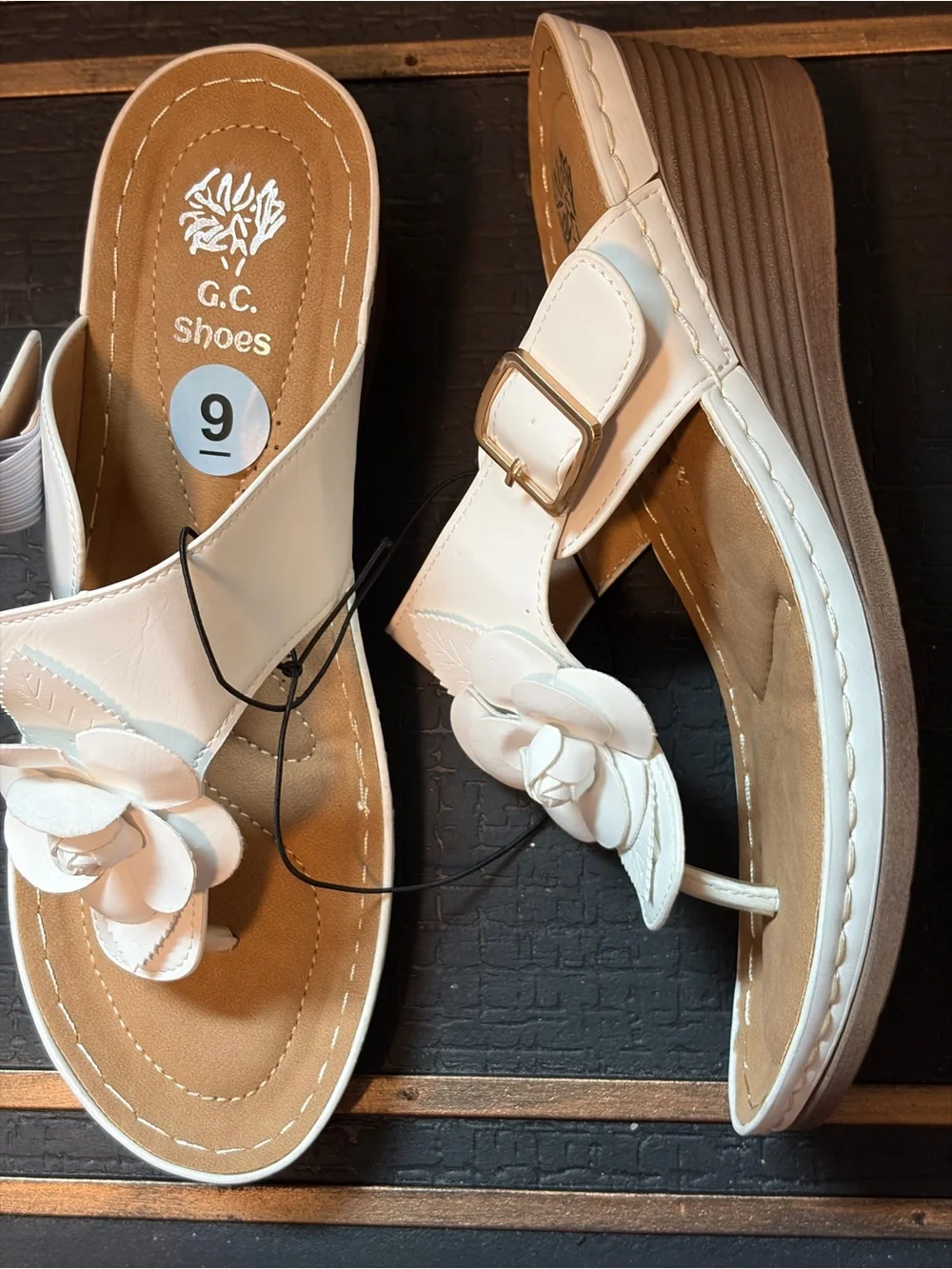 Women’s White Floral Wedge Sandals